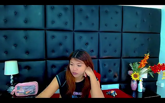 Isalombardi online show from 04-18-26, 02:26