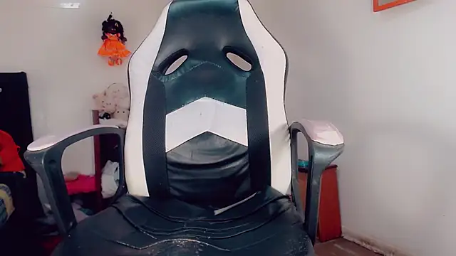 Oriana braom online show from 03-06-26, 07:43