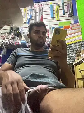 Snapshot of Sheik_z_o chatting on 02-09-26, 09:30 Sheik z o online show from 02-09-26, 09:30