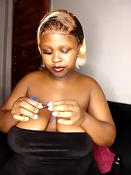 Snapshot of Dark_Berry_26 chatting on 02-18-26, 12:28 Dark Berry 26 online show from 02-18-26, 12:28