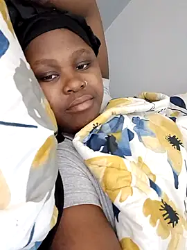 Snapshot of Dark_Berry_26 chatting on 03-17-26, 08:01 Dark Berry 26 online show from 03-17-26, 08:01