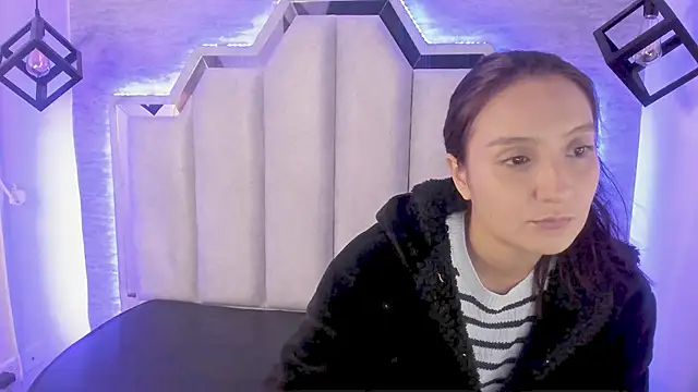  alaia collway  online show from 03-07-25, 12:12