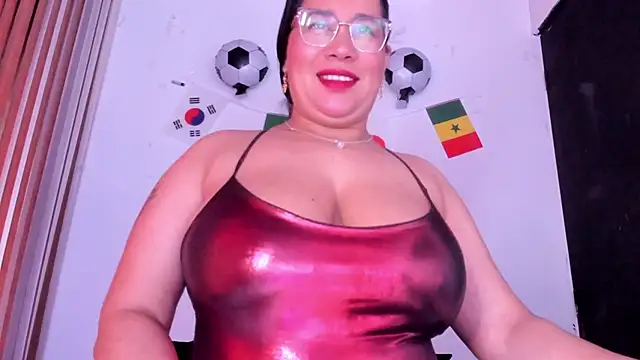 Snapshot of alondrabigtits chatting on 06-21-26, 12:08 alondrabigtits online show from 06-21-26, 12:08