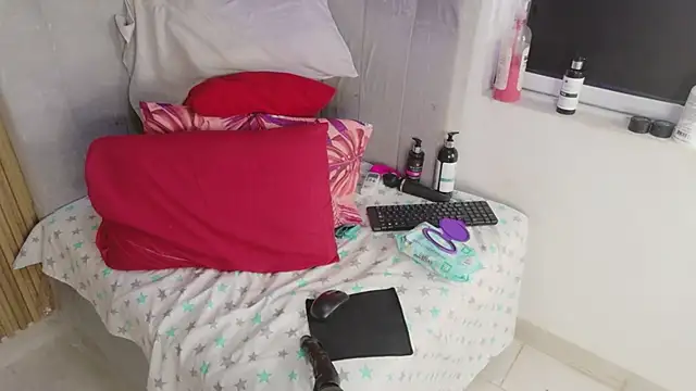 Snapshot of celeste_jhons chatting on 05-19-26, 02:34 celeste jhons online show from 05-19-26, 02:34