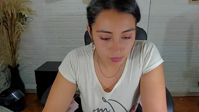 Aisha 09 online show from 03-05-25, 06:56