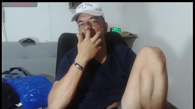 latinmartin73 online show from 05-21-26, 01:01