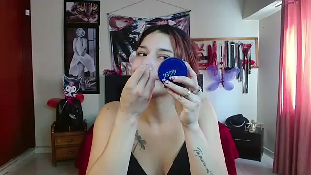 Snapshot of Marilynselxoveanalhard chatting on 05-08-26, 01:49 Marilynselxoveanalhard online show from 05-08-26, 01:49