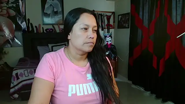 Snapshot of Marilynselxoveanalhard chatting on 07-08-26, 01:37 Marilynselxoveanalhard online show from 07-08-26, 01:37