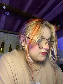 SophiaWeestt99 online show from 04-15-26, 04:30