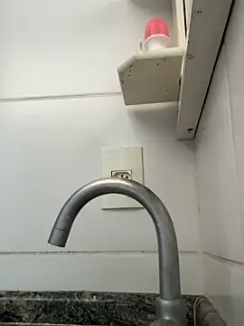 BetinaSoares online show from 02-12-26, 04:13