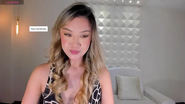 Snapshot of RebeccaHudson chatting on 05-03-26, 10:54 RebeccaHudson online show from 05-03-26, 10:54