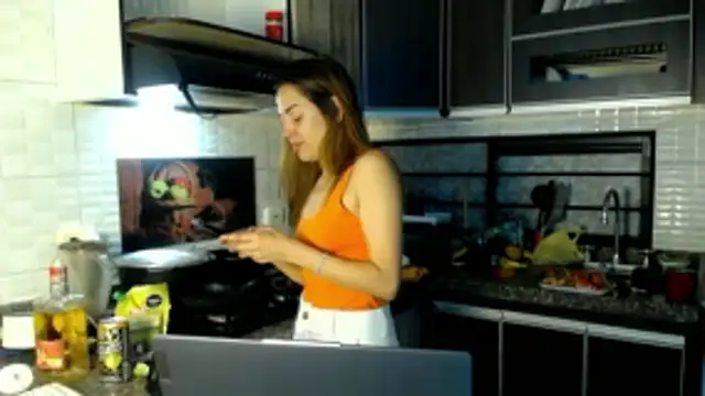 camilawm19 online show from 04-12-26, 11:54