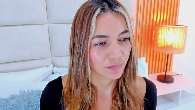 Snapshot of Mia_Malkovaa_ chatting on 05-20-26, 03:07 Mia Malkovaa online show from 05-20-26, 03:07