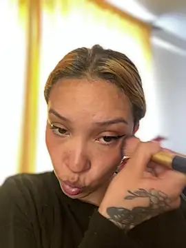 Snapshot of baby_lizy chatting on 01-05-26, 05:27 baby lizy online show from 01-05-26, 05:27