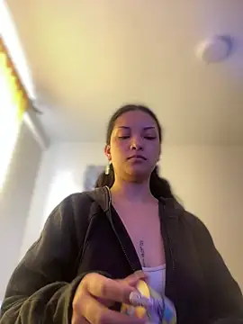 Snapshot of baby_lizy chatting on 03-18-26, 03:48 baby lizy online show from 03-18-26, 03:48