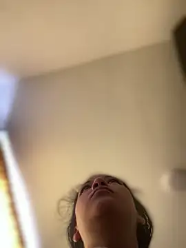 Snapshot of baby_lizy chatting on 03-29-26, 08:20 baby lizy online show from 03-29-26, 08:20