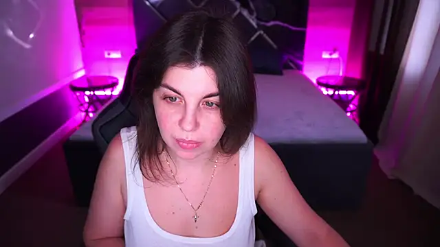 MirandaWong online show from 11-13-25, 06:45