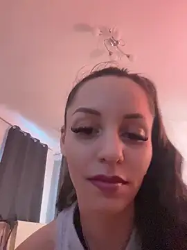 Snapshot of Chiara0102 chatting on 05-19-26, 05:30 Chiara0102 online show from 05-19-26, 05:30