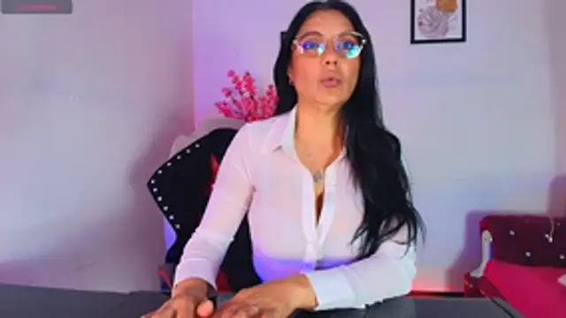 Snapshot of Zuzana21 chatting on 06-30-26, 01:01 Zuzana21 online show from 06-30-26, 01:01