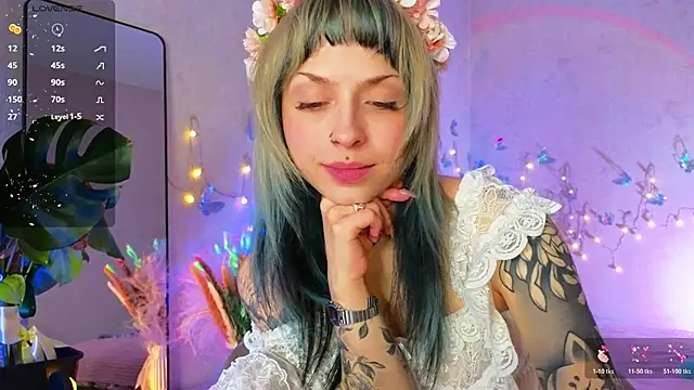 Snapshot of lavenderluxe chatting on 03-05-26, 12:01 lavenderluxe online show from 03-05-26, 12:01