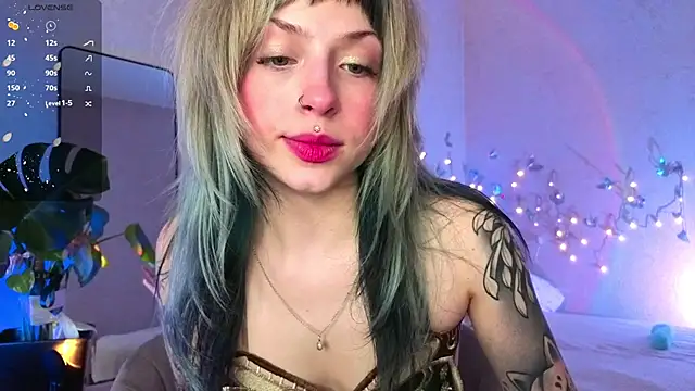 Snapshot of lavenderluxe chatting on 03-13-26, 11:50 lavenderluxe online show from 03-13-26, 11:50