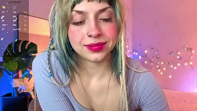 Snapshot of lavenderluxe chatting on 03-24-26, 06:24 lavenderluxe online show from 03-24-26, 06:24