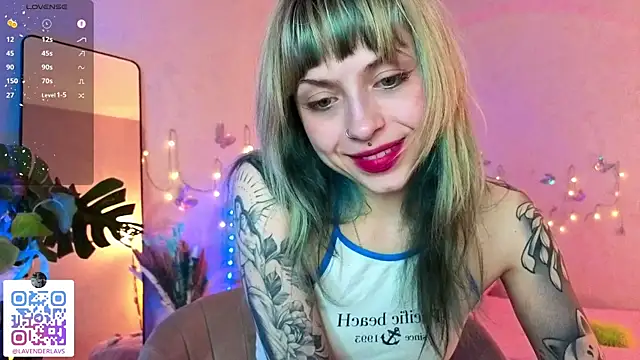 Snapshot of lavenderluxe chatting on 04-14-26, 08:04 lavenderluxe online show from 04-14-26, 08:04