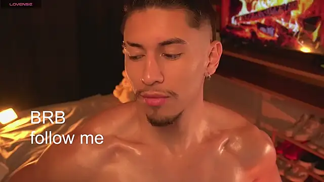 Snapshot of Aaronfox_x chatting on 06-26-26, 01:10 Aaronfox x online show from 06-26-26, 01:10