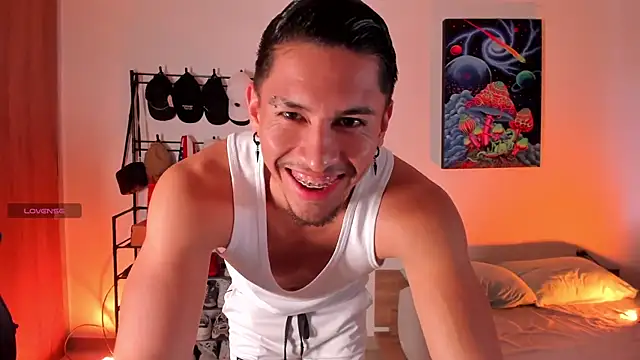 Snapshot of Aaronfox_x chatting on 07-14-26, 09:53 Aaronfox x online show from 07-14-26, 09:53