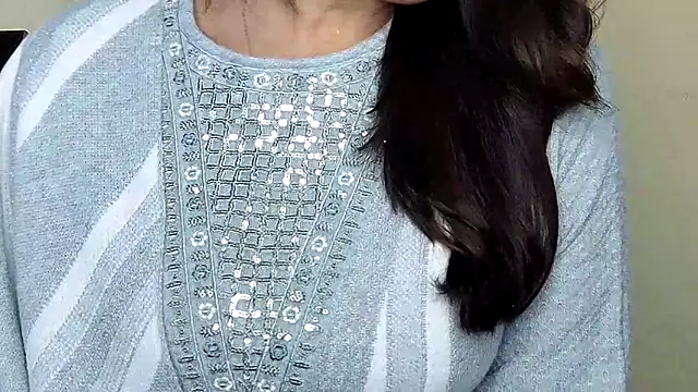 Snapshot of MIss-Naina chatting on 12-22-25, 09:17 MIss-Naina online show from 12-22-25, 09:17