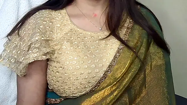 Snapshot of MIss-Naina chatting on 02-14-26, 07:05 MIss-Naina online show from 02-14-26, 07:05