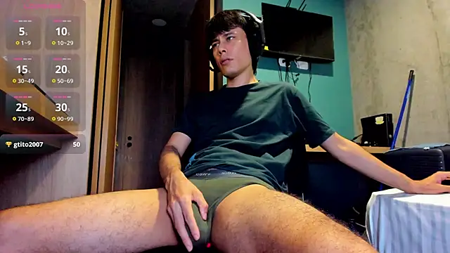Huge latin cock online show from 08-04-26, 11:07