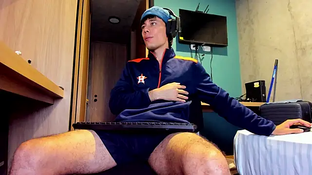 Huge latin cock online show from 08-06-26, 12:23