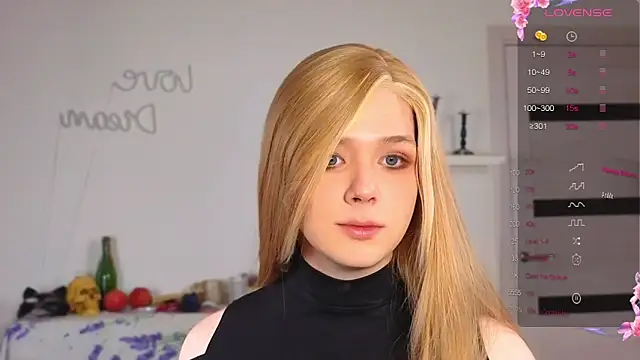  yourFoxy  online show from 11-06-25, 12:39