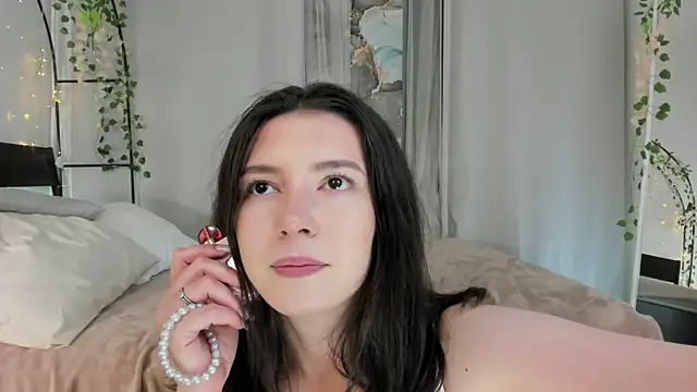Julietta Romanis online show from 07-14-26, 12:46