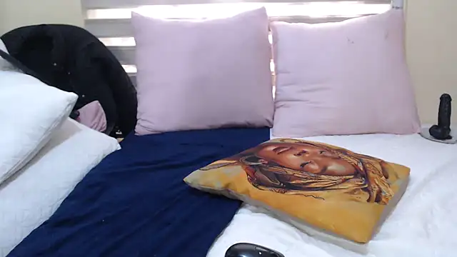 Foxybrownxx1 online show from 05-24-26, 10:53