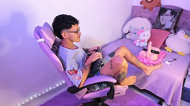 Ocsanis69 online show from 04-25-26, 03:31