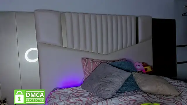 Snapshot of queen_angelique chatting on 02-28-25, 09:23 queen angelique online show from 02-28-25, 09:23