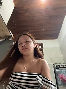 Snapshot of queen_angelique chatting on 11-05-25, 08:53 queen angelique online show from 11-05-25, 08:53