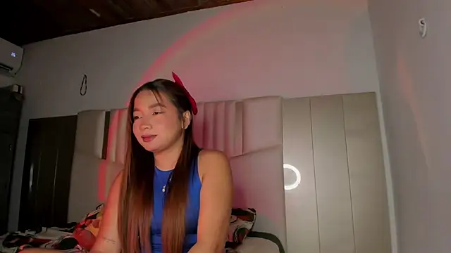 Snapshot of queen_angelique chatting on 11-27-25, 11:18 queen angelique online show from 11-27-25, 11:18