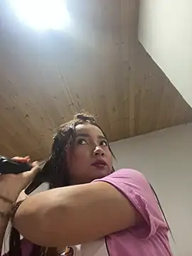 Snapshot of queen_angelique chatting on 02-28-26, 01:50 queen angelique online show from 02-28-26, 01:50