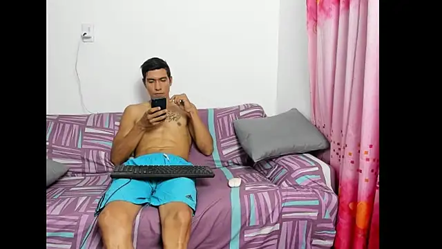 QuinnAndpuma1 online show from 06-27-26, 01:21