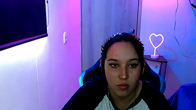 Snapshot of Skarlet_Adams28 chatting on 04-28-26, 08:36 Skarlet Adams28 online show from 04-28-26, 08:36