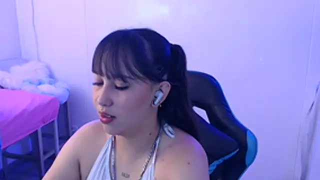 Snapshot of Skarlet_Adams28 chatting on 06-10-26, 08:30 Skarlet Adams28 online show from 06-10-26, 08:30