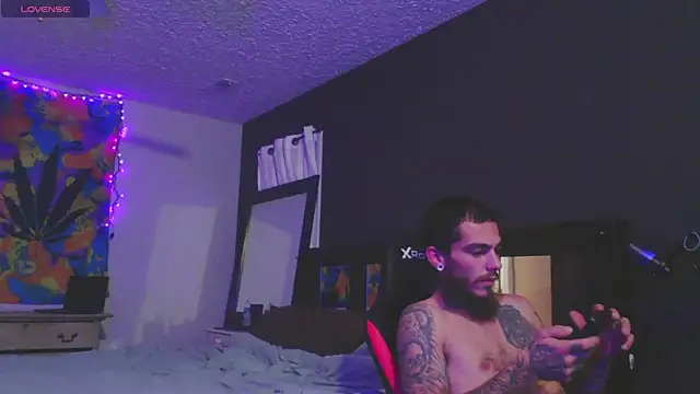 Snapshot of XMeF10 chatting on 12-10-24, 01:54 XMeF10 online show from 12-10-24, 01:54