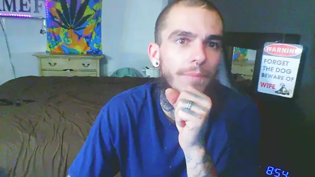 Snapshot of XMeF10 chatting on 12-31-24, 01:57 XMeF10 online show from 12-31-24, 01:57