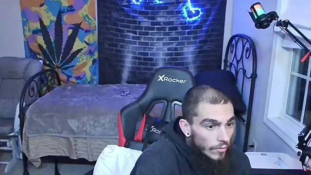 Snapshot of XMeF10 chatting on 01-03-25, 12:22 XMeF10 online show from 01-03-25, 12:22