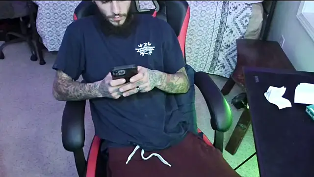 Snapshot of XMeF10 chatting on 01-15-25, 01:02 XMeF10 online show from 01-15-25, 01:02