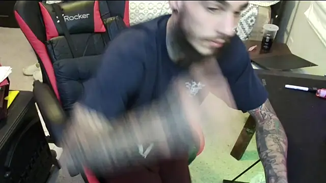 Snapshot of XMeF10 chatting on 01-15-25, 04:57 XMeF10 online show from 01-15-25, 04:57