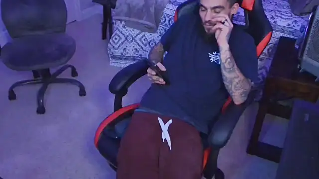 Snapshot of XMeF10 chatting on 01-25-25, 09:15 XMeF10 online show from 01-25-25, 09:15